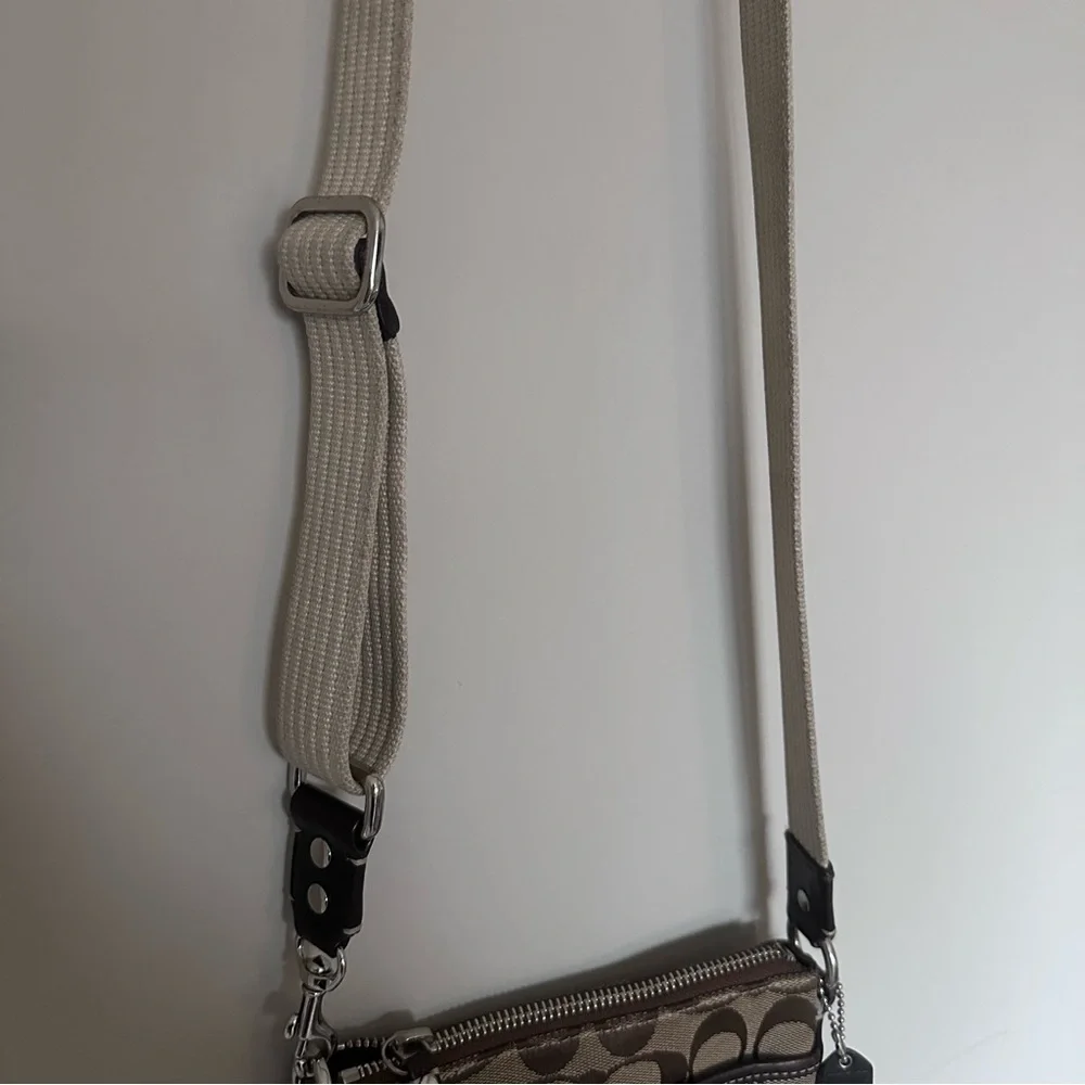Coach Brown Signature Crossbody with Beige Strap - Picture 9 of 10